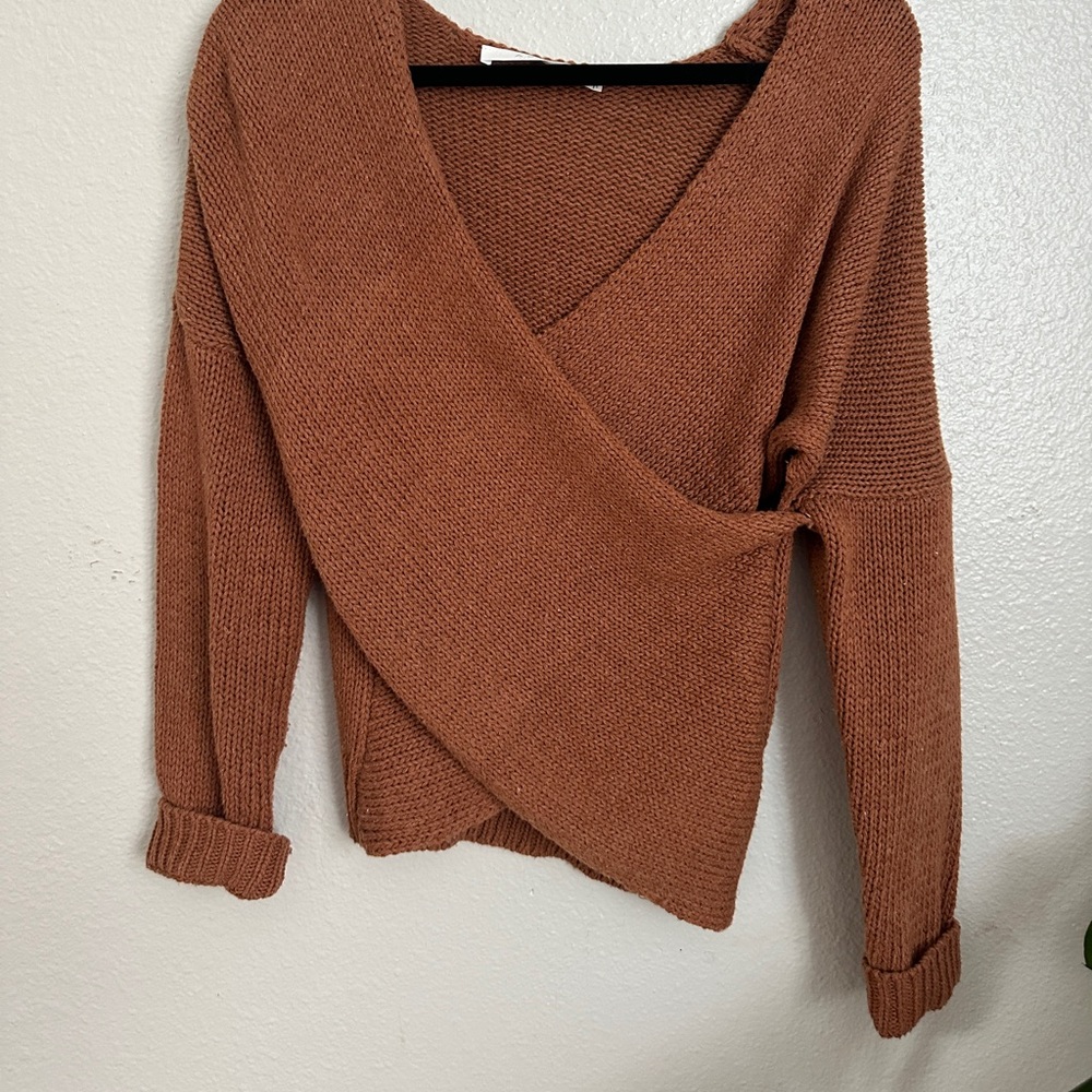 ASTR oversized crossover sweater rust color size xs / fits like medium